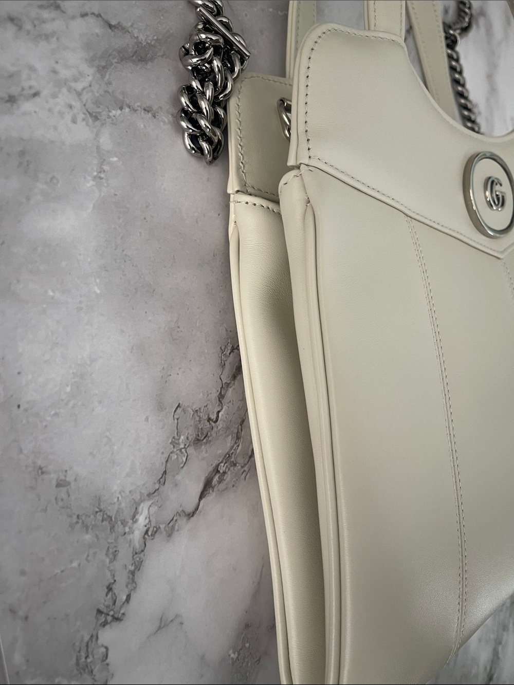 $3,250 New Gucci White GG Leather Top-Handle Bag Petite GG Medium Sienna calf - Picture 16 of 17